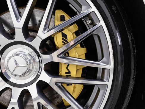 Used 2022 Mercedes-Benz SL 55 AMG SL 55 AMG w/ Driver Assistance Package image 41