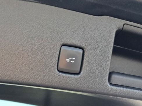 Used 2022 Ford Escape SEL w/ Technology Package image 16