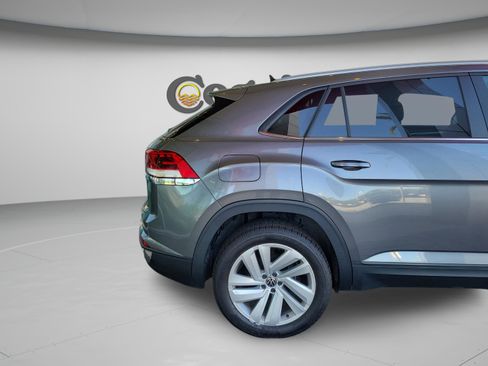 Used 2021 Volkswagen Atlas Cross Sport SE w/ Panoramic Sunroof Package FWD image 31
