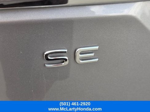Used 2025 Volkswagen Atlas SE FWD image 14