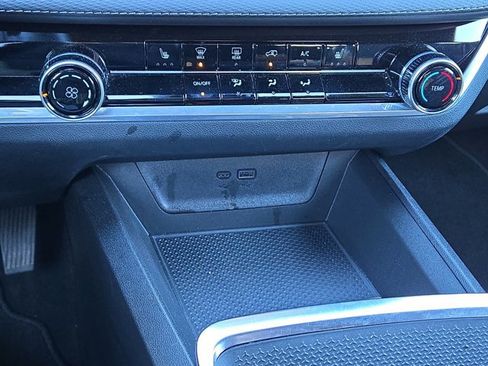 Used 2025 Chevrolet Equinox LT image 26