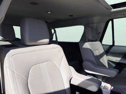 Used 2024 Ford Expedition Max Limited image 46