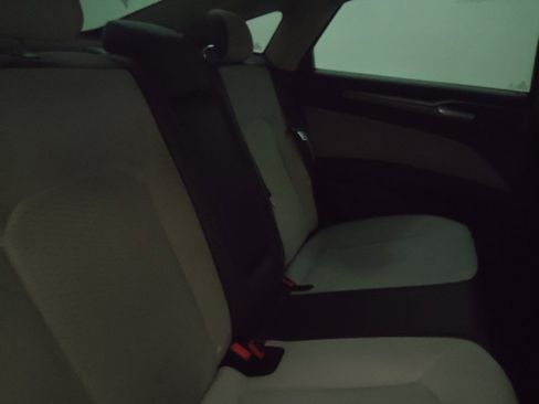 Used 2019 Ford Fusion SE w/ Equipment Group 151A FWD image 17