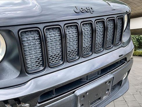 Used 2019 Jeep Renegade Altitude w/ Quick Order Package 2XM FWD image 22