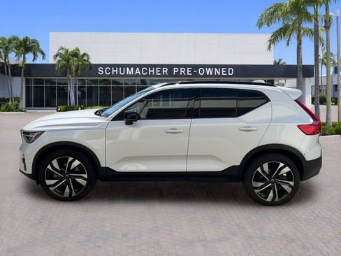 Certified 2025 Volvo XC40 B5 Ultra w/ Protection Package Premier AWD/4WD image 4