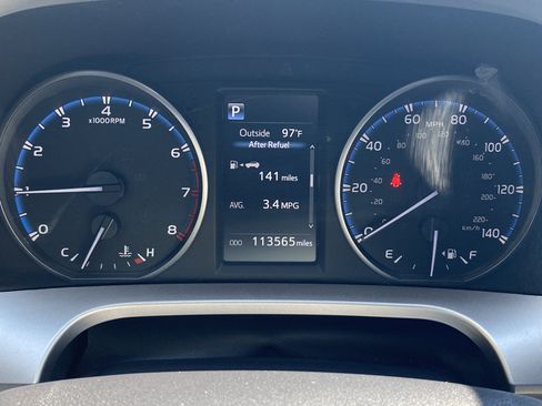 Used 2017 Toyota RAV4 LE FWD image 1