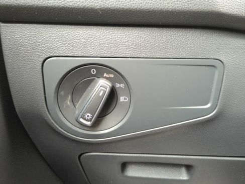 Used 2023 Volkswagen Tiguan SE FWD image 37