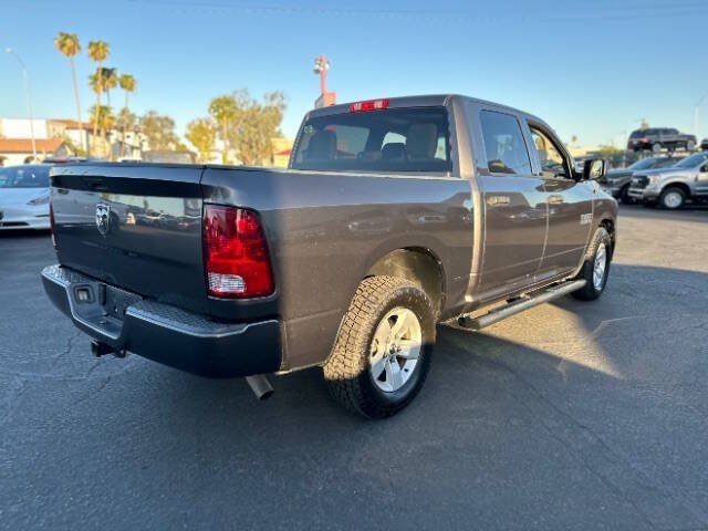 Used 2017 RAM 1500 Express RWD image 3