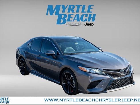Used 2020 Toyota Camry XSE image 8