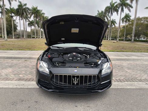 Used 2017 Maserati Quattroporte GTS GranLusso image 38