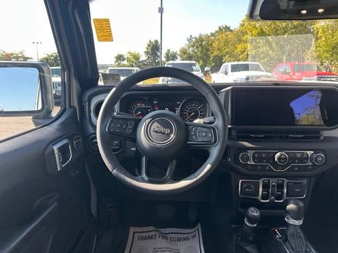 Used 2024 Jeep Wrangler Unlimited Sport AWD/4WD image 22