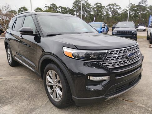 Used 2023 Ford Explorer Limited w/ Equipment Group 301A image 3