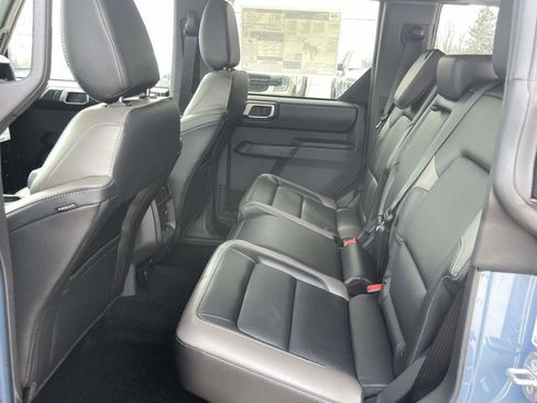 New 2025 Ford Bronco Outer Banks w/ Sasquatch Package AWD/4WD image 18