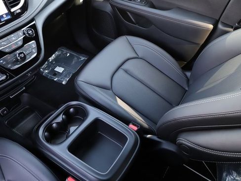 New 2026 Chrysler Pacifica Select image 29
