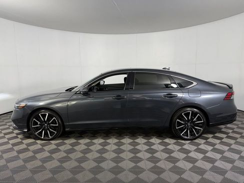 Used 2023 Honda Accord Touring image 10