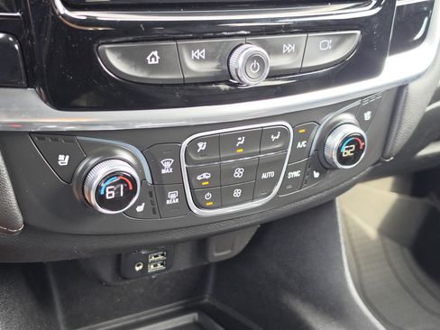 Used 2022 Chevrolet Traverse High Country w/ LPO, Floor Liner Package AWD/4WD image 26