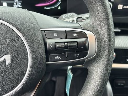 Used 2024 Kia Sportage LX image 16
