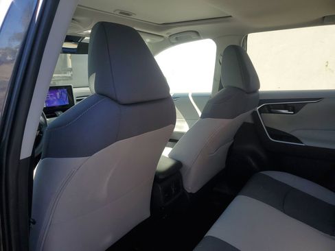 Used 2024 Toyota RAV4 XLE w/ Convenience Package image 15