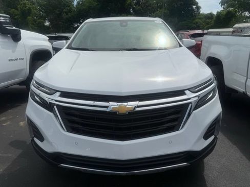 Used 2024 Chevrolet Equinox LT w/ LPO, Floor Liner Package FWD image 2