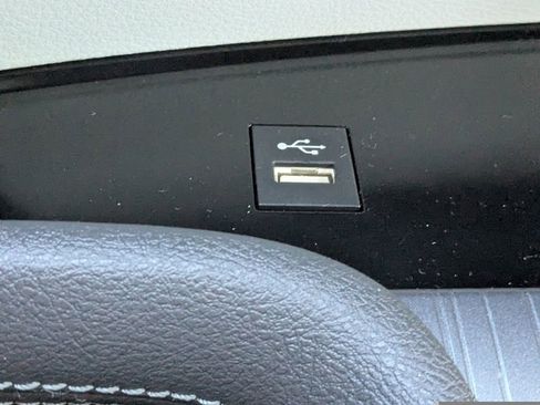 Used 2026 Toyota Sienna XLE FWD image 21