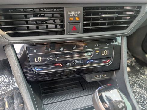 New 2025 Volkswagen Jetta SE image 13