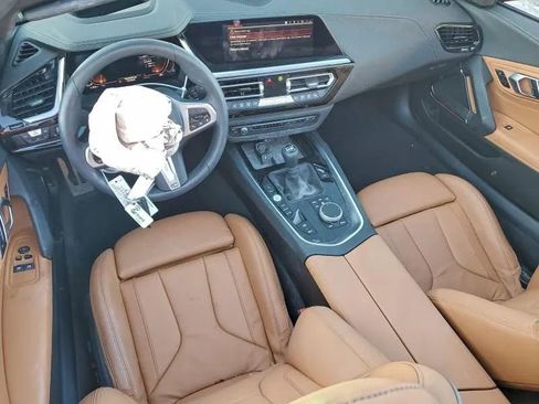 Used 2025 BMW Z4 M40i w/ Premium Package image 7