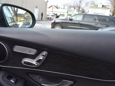 Used 2020 Mercedes-Benz GLC 300 4MATIC image 19