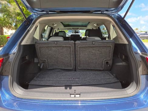 Used 2020 Volkswagen Tiguan SE w/ Panoramic Sunroof Package FWD image 16
