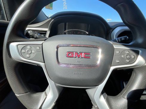 Used 2023 GMC Acadia SLE w/ Driver Convenience Package image 6