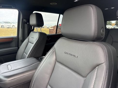Used 2025 GMC Yukon Denali AWD/4WD image 28