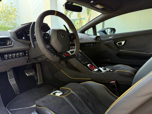 Used 2023 Lamborghini Huracan Sterrato AWD/4WD image 48