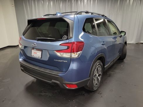 Used 2019 Subaru Forester Premium AWD/4WD image 9