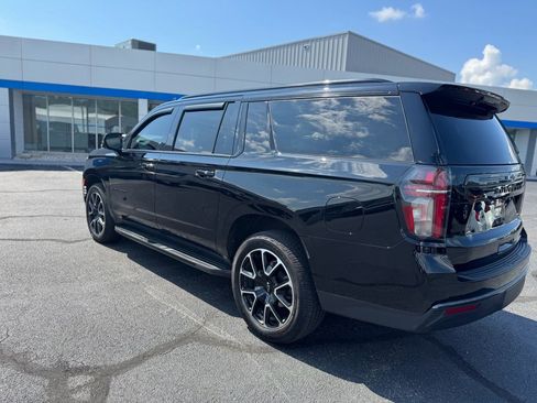 Used 2022 Chevrolet Suburban RST w/ Luxury Package AWD/4WD image 4