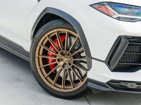 Used 2023 Lamborghini Urus Performante AWD/4WD image 31