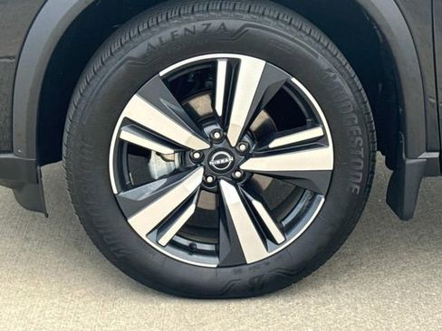 Used 2024 Nissan Rogue SL FWD image 5