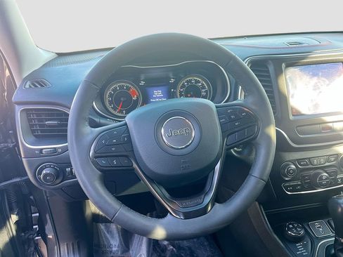 Used 2022 Jeep Cherokee Trailhawk AWD/4WD image 11