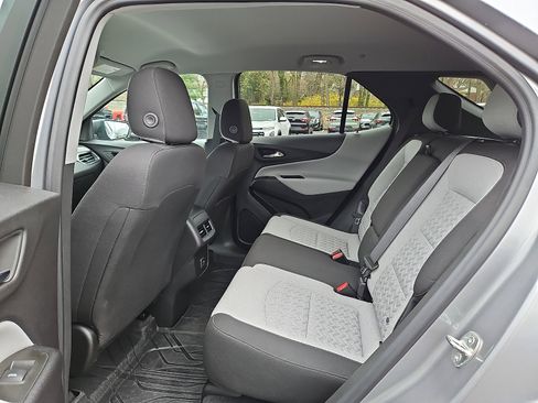 Used 2024 Chevrolet Equinox LS w/ LS Convenience Package image 9