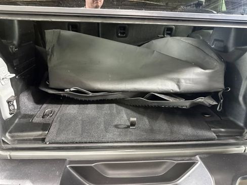 Used 2023 Jeep Wrangler Unlimited w/ Cold Weather Group image 26