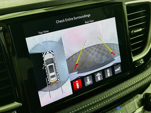 Used 2022 Chrysler Pacifica Limited FWD image 23