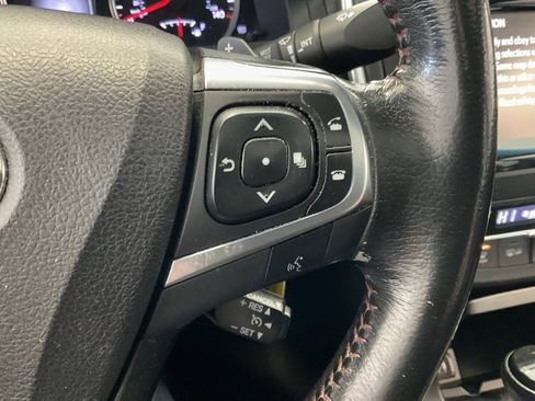 Used 2016 Toyota Camry XSE image 11