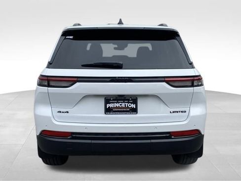 New 2025 Jeep Grand Cherokee Limited w/ Black Appearance Package image 6