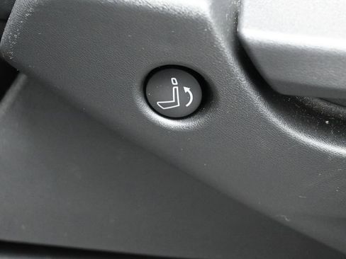 Used 2023 Nissan Pathfinder Platinum image 31