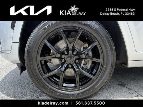 Used 2021 Jeep Grand Cherokee L Summit w/ Luxury Tech Group V AWD/4WD image 35