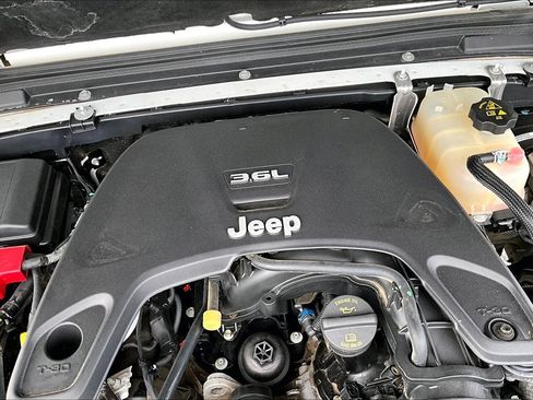 Used 2020 Jeep Gladiator Overland AWD/4WD image 34