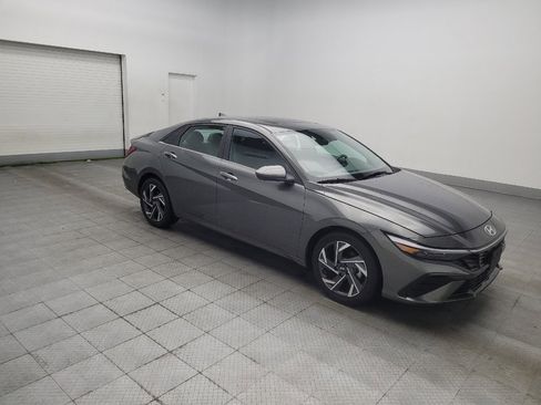 Used 2025 Hyundai Elantra SEL FWD image 11