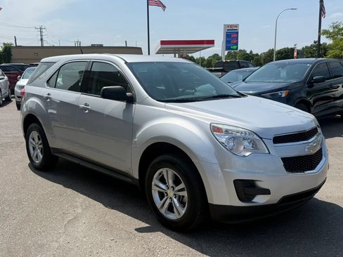 Used 2010 Chevrolet Equinox LS FWD image 3