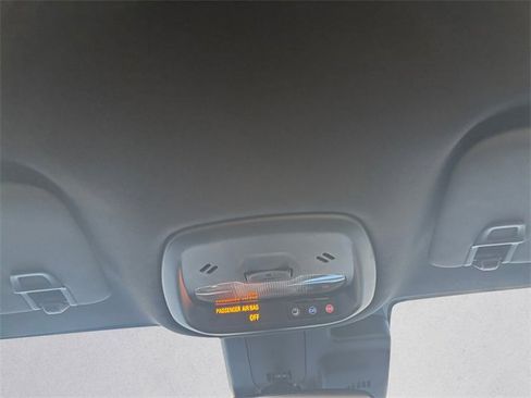 Used 2025 Buick Envista Sport Touring w/ Convenience I Package image 17