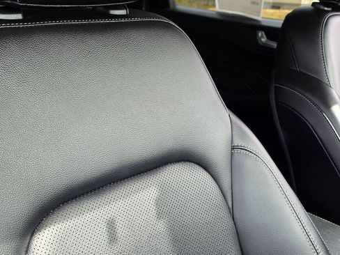 Used 2022 Ford Escape SEL w/ Technology Package image 28