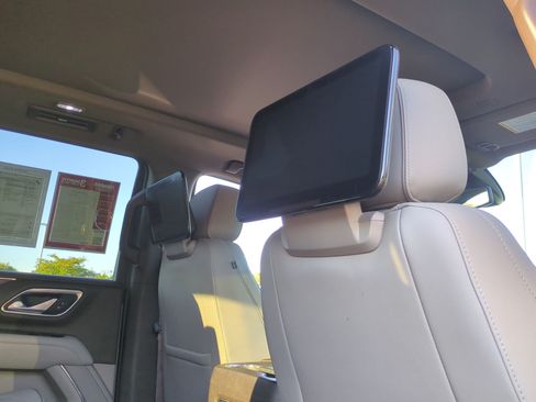 Used 2021 GMC Yukon SLT w/ SLT Premium Package AWD/4WD image 29