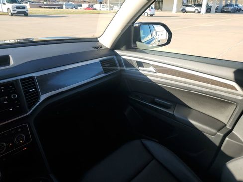 Used 2019 Volkswagen Atlas SE image 11